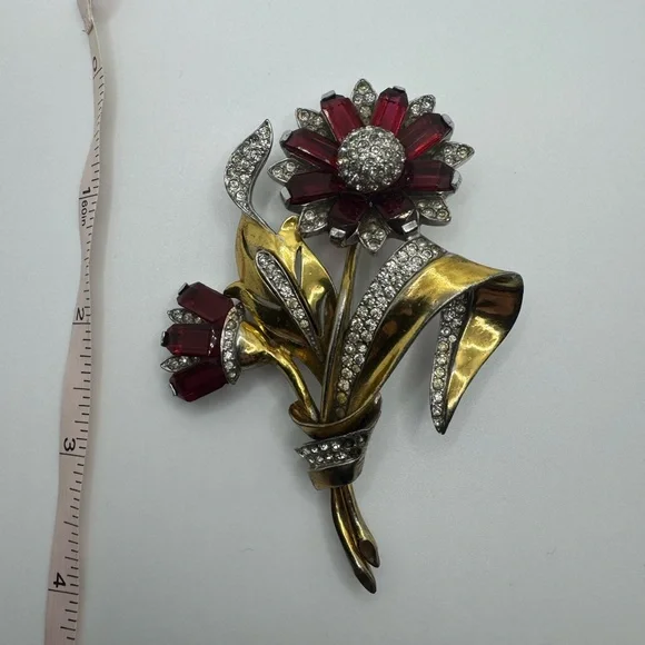 Vintage Flower Brooch - Picture 5 of 5